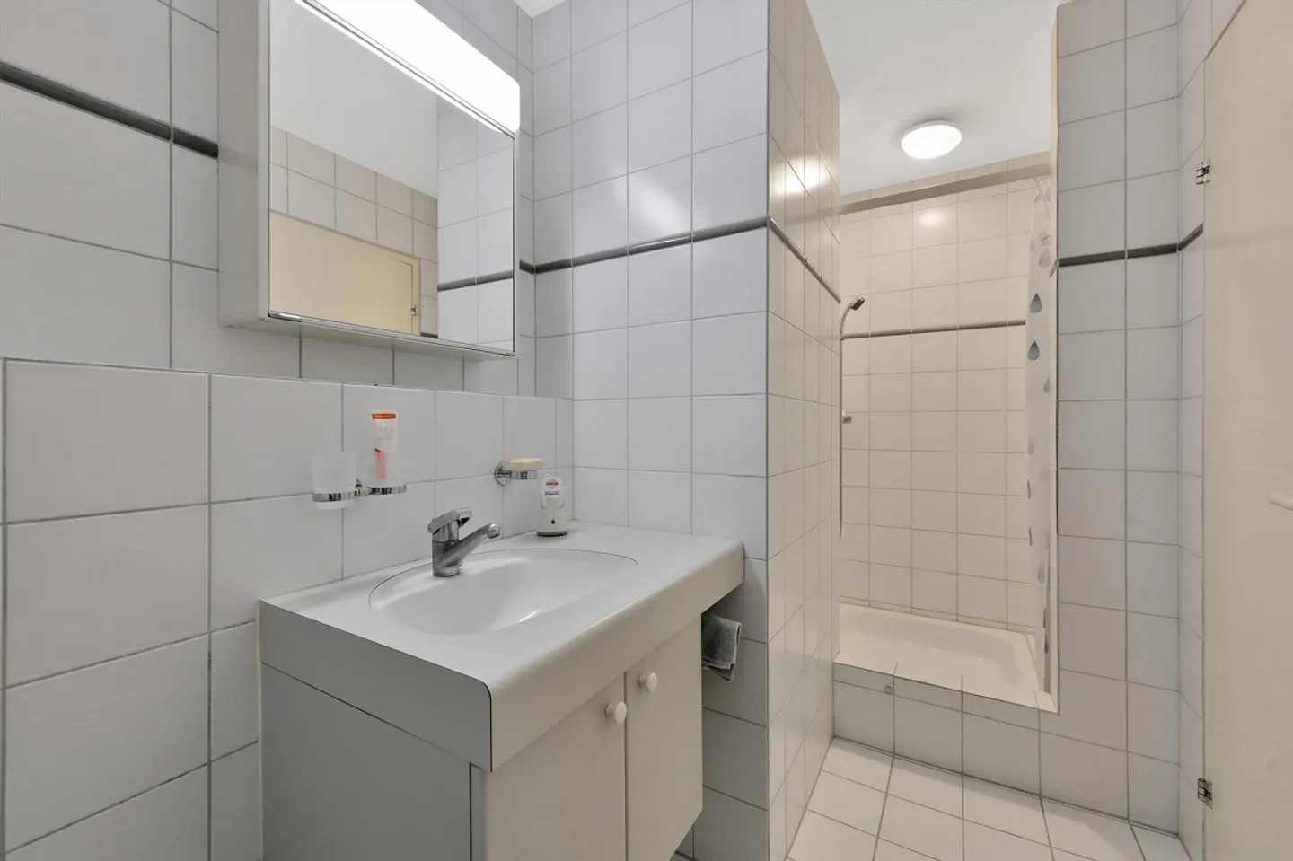 Casa a schiera su 4 piani con giardino accogliente - incl. 2 box TG - Foto 8 di 8