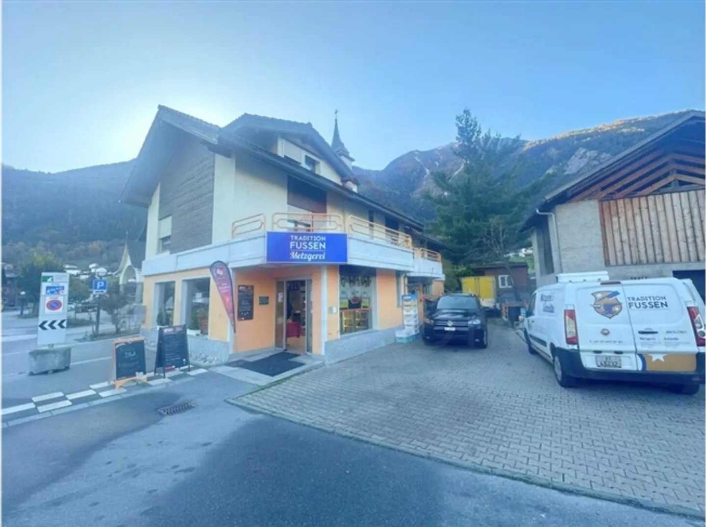 Unica opportunità di investimento ad Agarn - Spazio commerciale, appartamento di 5,5 stanze e terreno di 1'097 m² - Foto 8 di 8