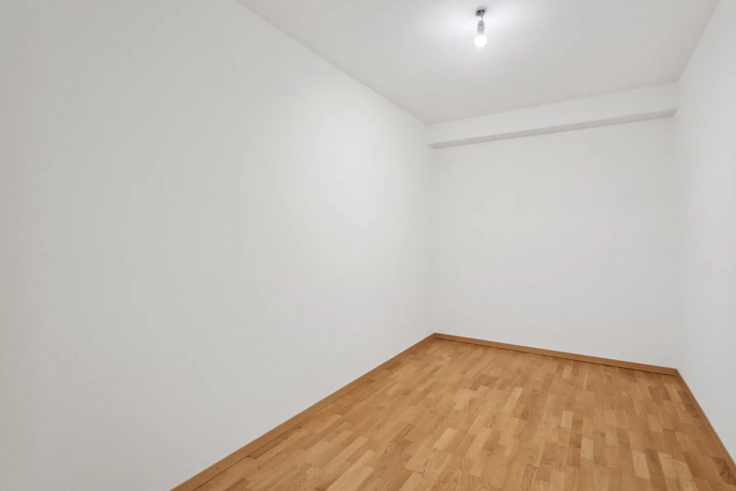 A modern apartment with everything you need - Photo 5 of 9