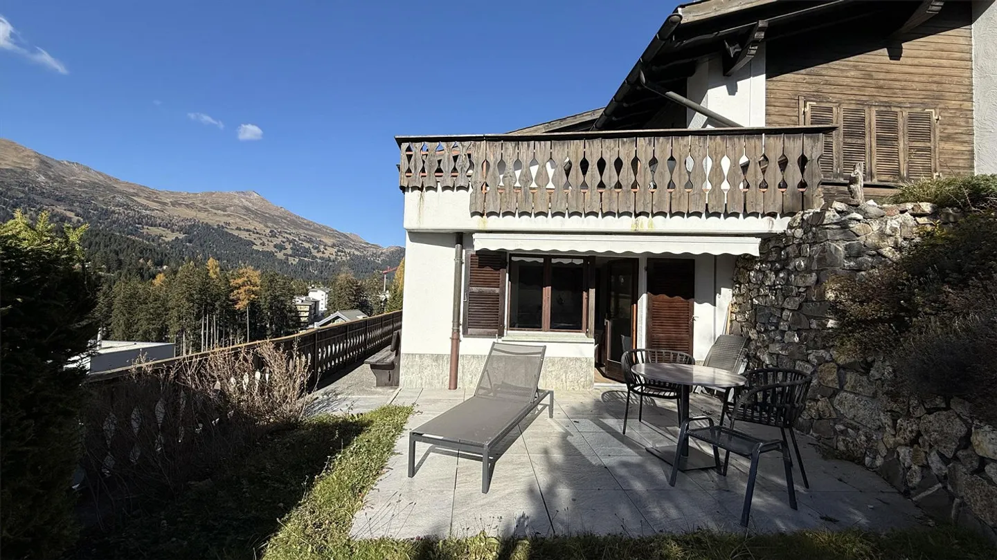 APPARTAMENTO RISTRUTTURATO A LENZERHEIDE CON BELLA AREA GIARDINO - Foto 4 di 15