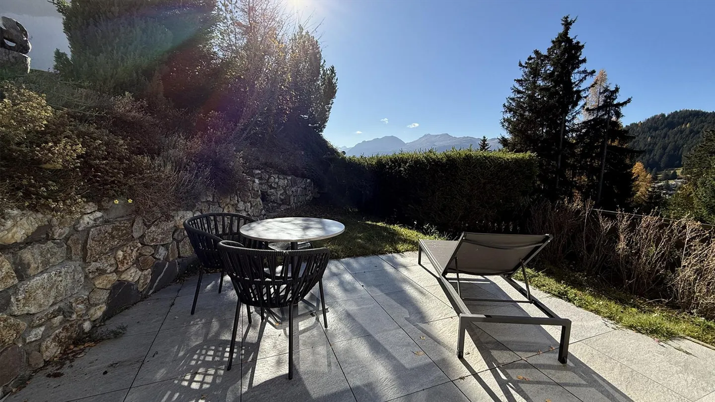 APPARTAMENTO RISTRUTTURATO A LENZERHEIDE CON BELLA AREA GIARDINO - Foto 5 di 15