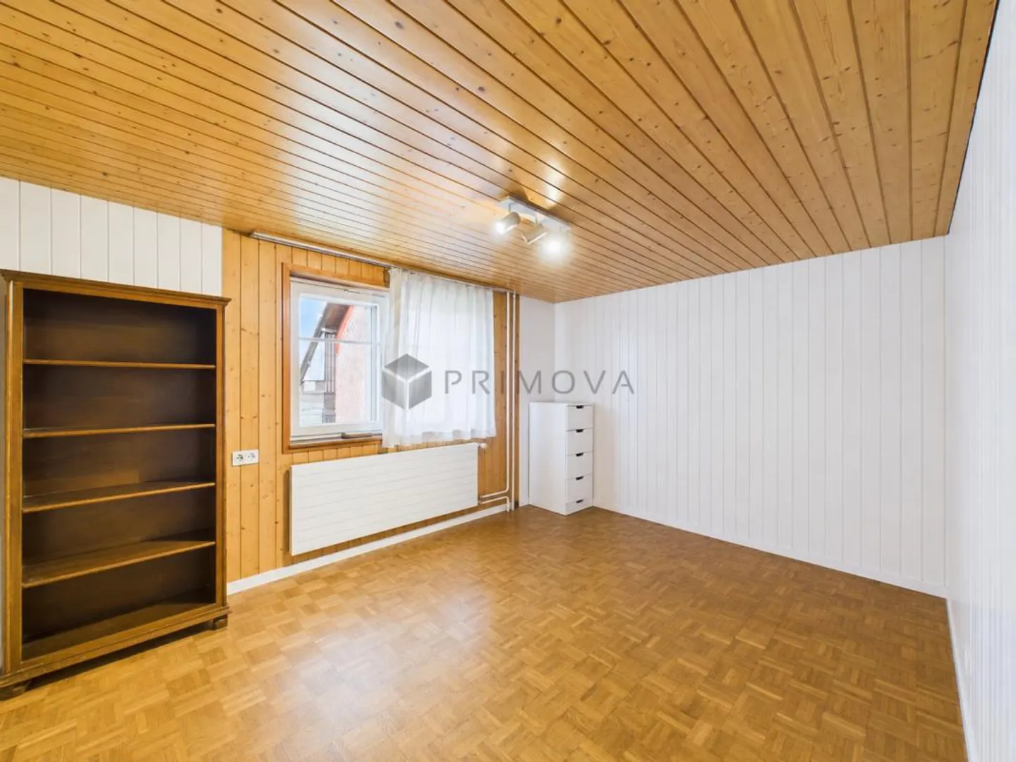 Modernized two-family house with land reserve - Photo 12 of 15