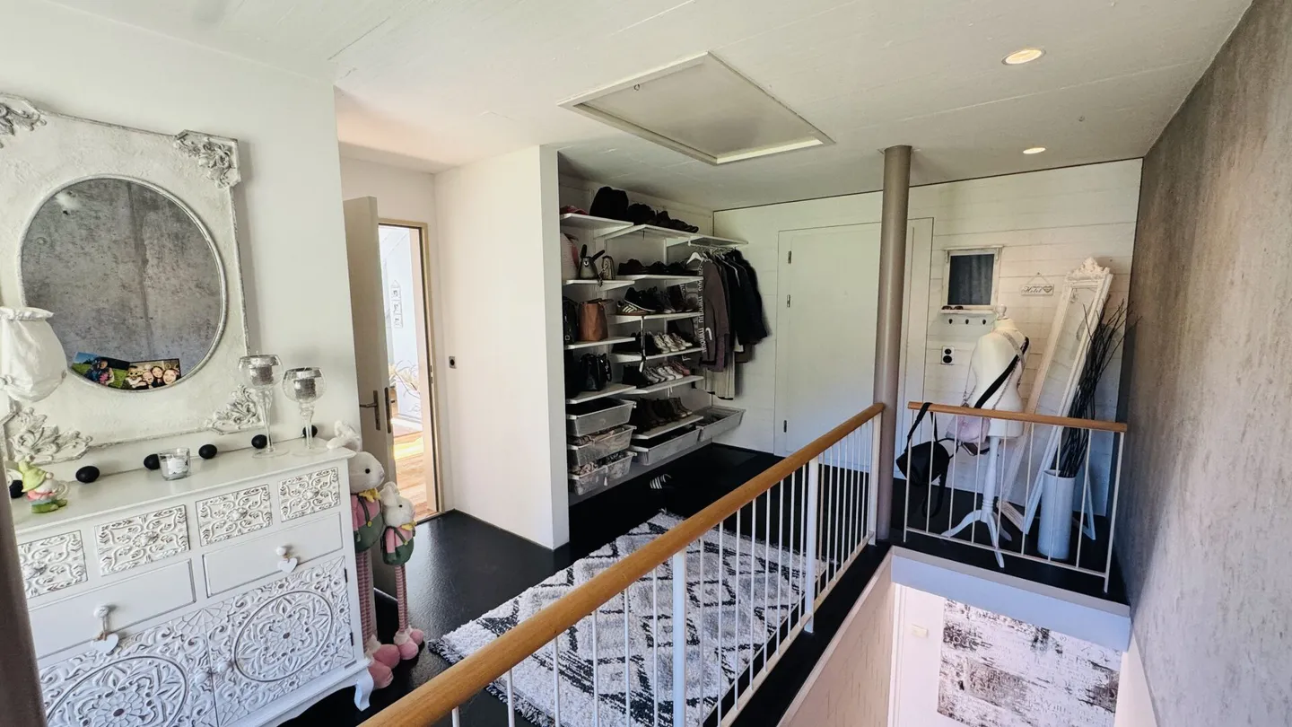 Architektenhaus mit Pool und Aussicht - Foto 16 von 40