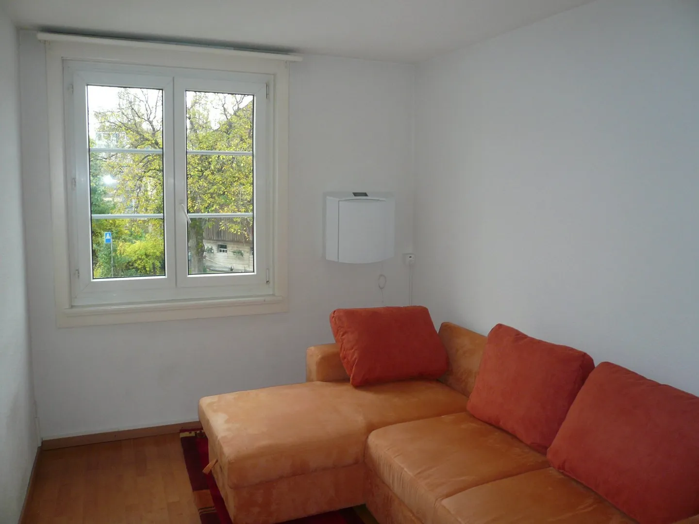 Bel appartement de 4,5 pièces à louer avec balcon ensoleillé - Photo 2 sur 9