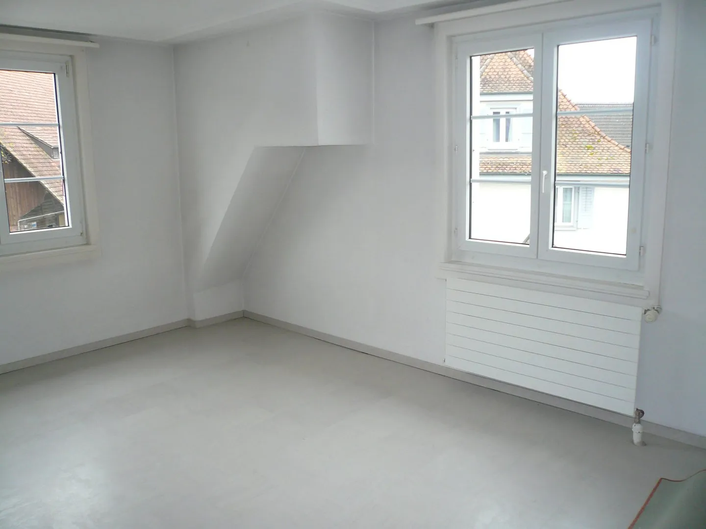 Bel appartement de 4,5 pièces à louer avec balcon ensoleillé - Photo 5 sur 9