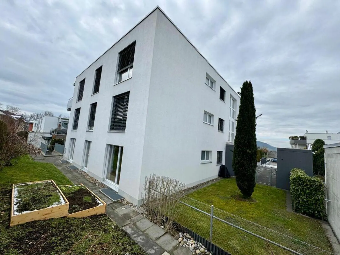 Moderne 4.5-Zimmer Wohnung im 1. OG in Jonschwil zu vermieten - Foto 1 von 7