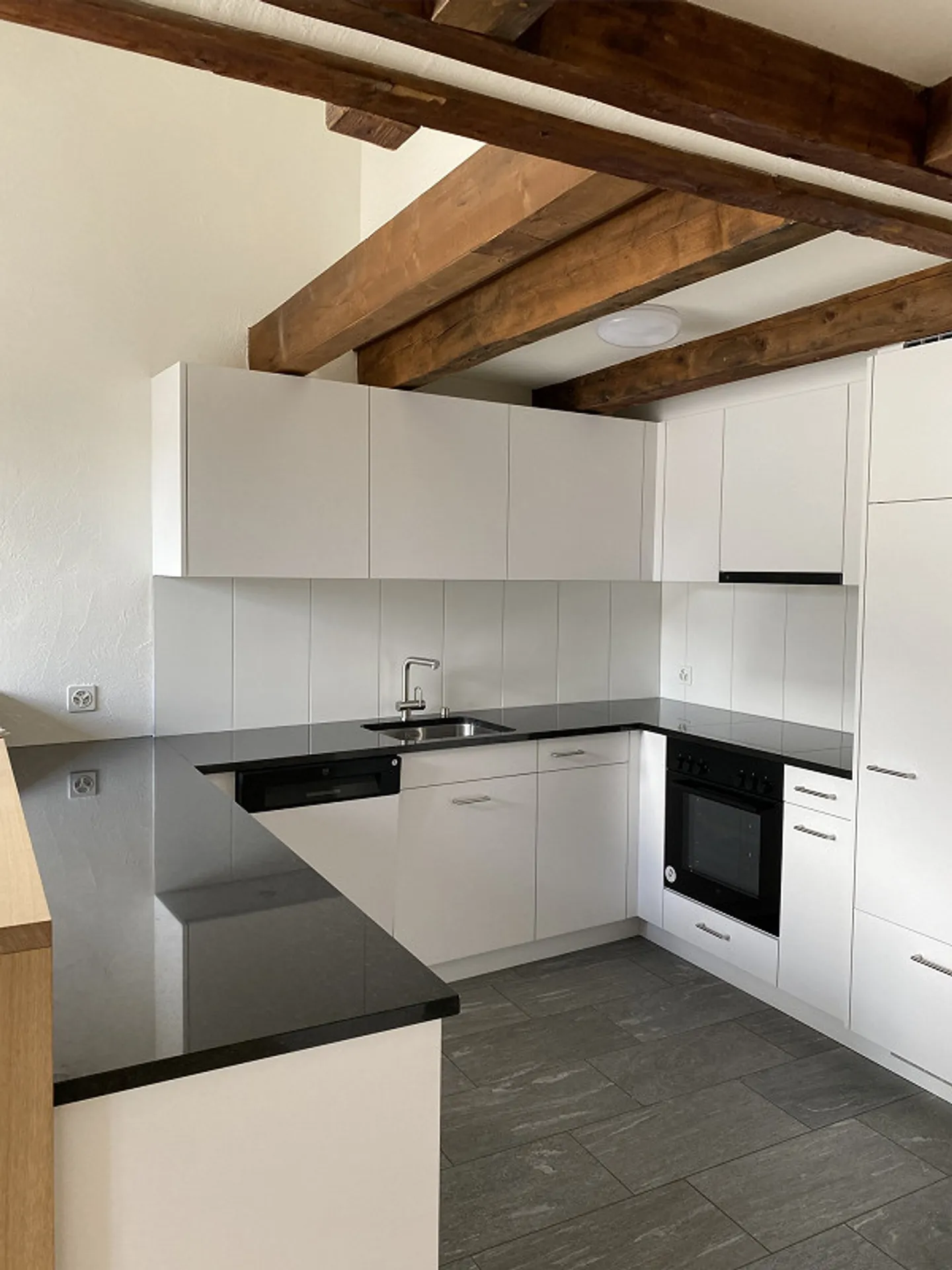Appartamento duplex di 4,5 locali con camino e terrazza - Foto 2 di 6
