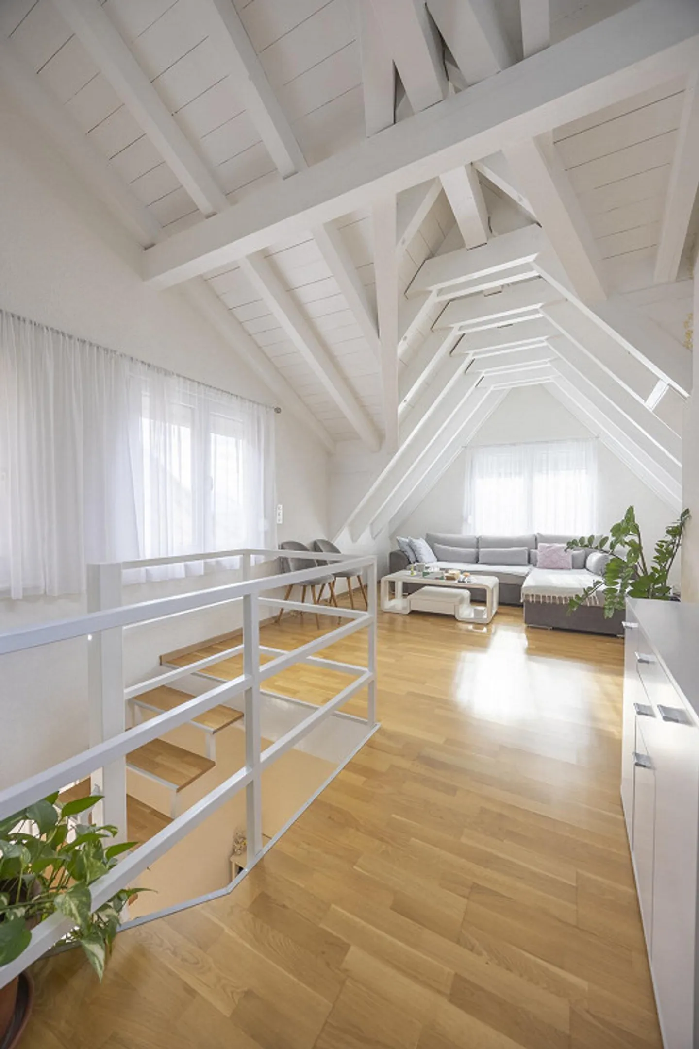 Maison individuelle polyvalente avec appartement - Photo 2 sur 15