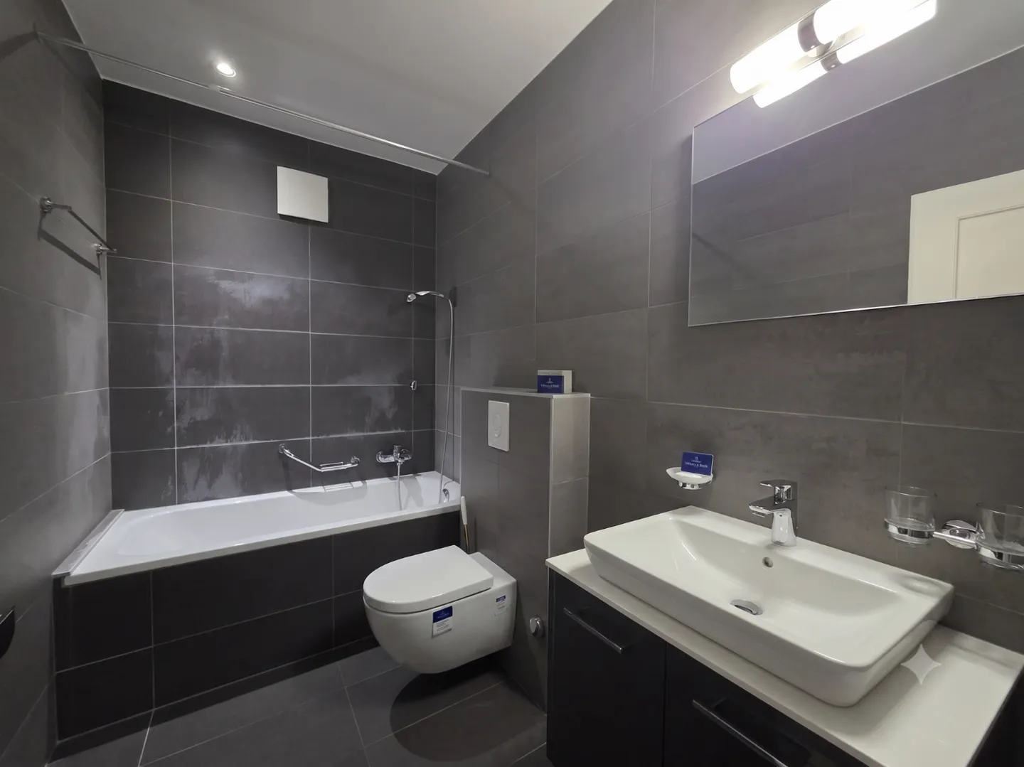 Bel appartement de 3,5 pièces moderne et lumineux avec balcon - Le Locle - Photo 5 sur 5