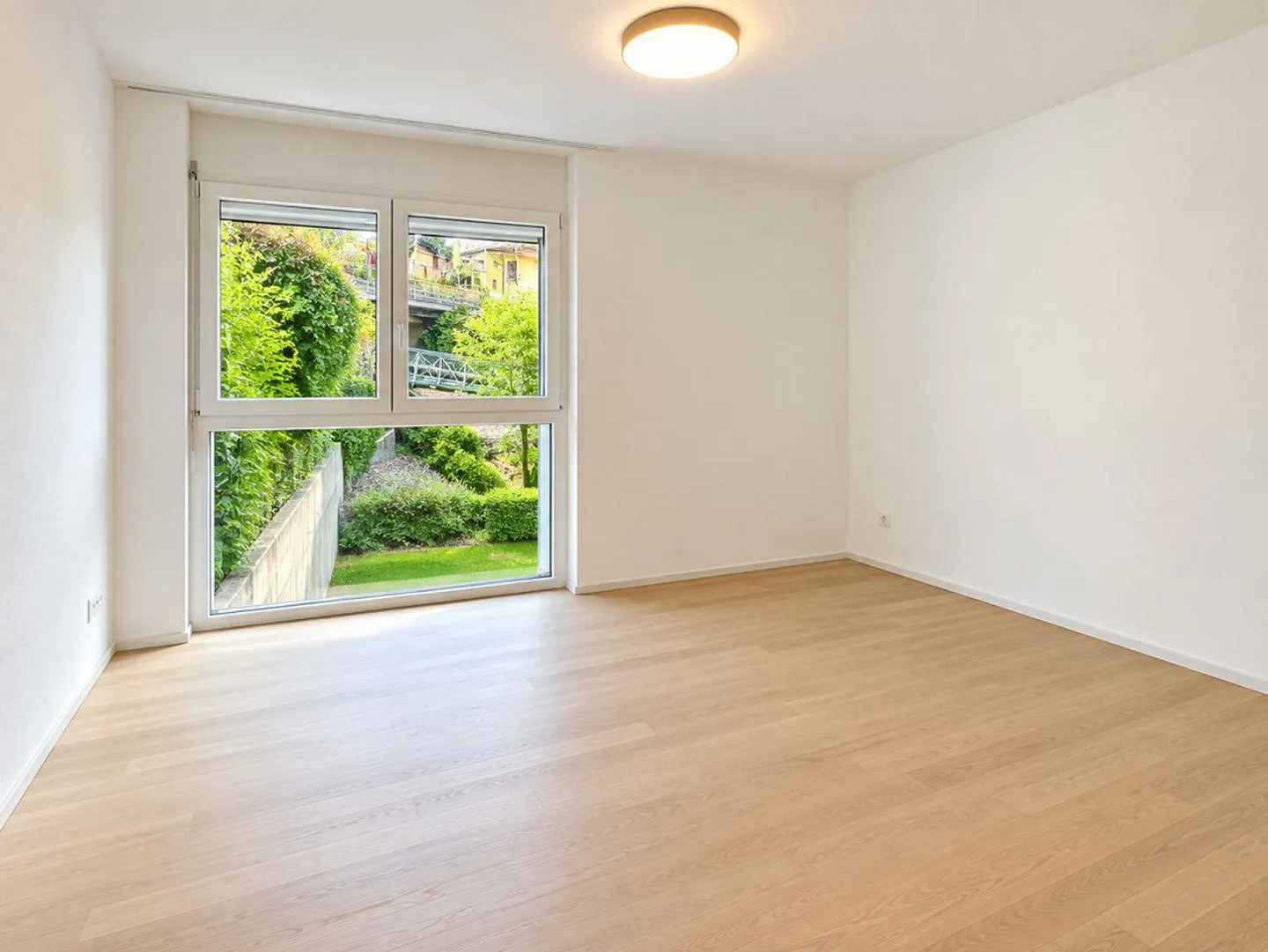 Wunderschöne 4,5 Zimmer in Tenero: eine Wohnung mit dem Komfort eines Hauses! - Foto 5 von 12