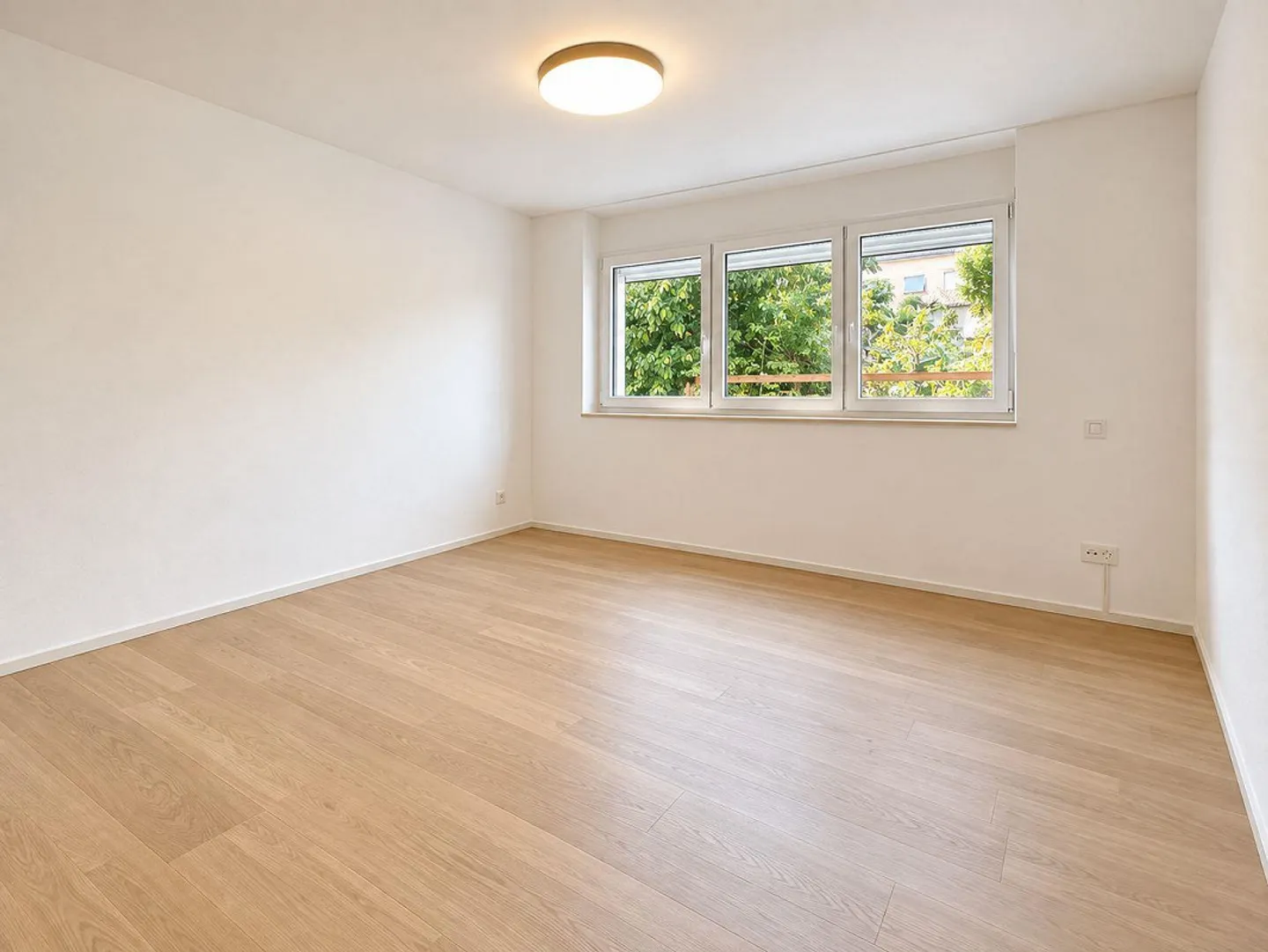 Wunderschöne 4,5 Zimmer in Tenero: eine Wohnung mit dem Komfort eines Hauses! - Foto 6 von 12