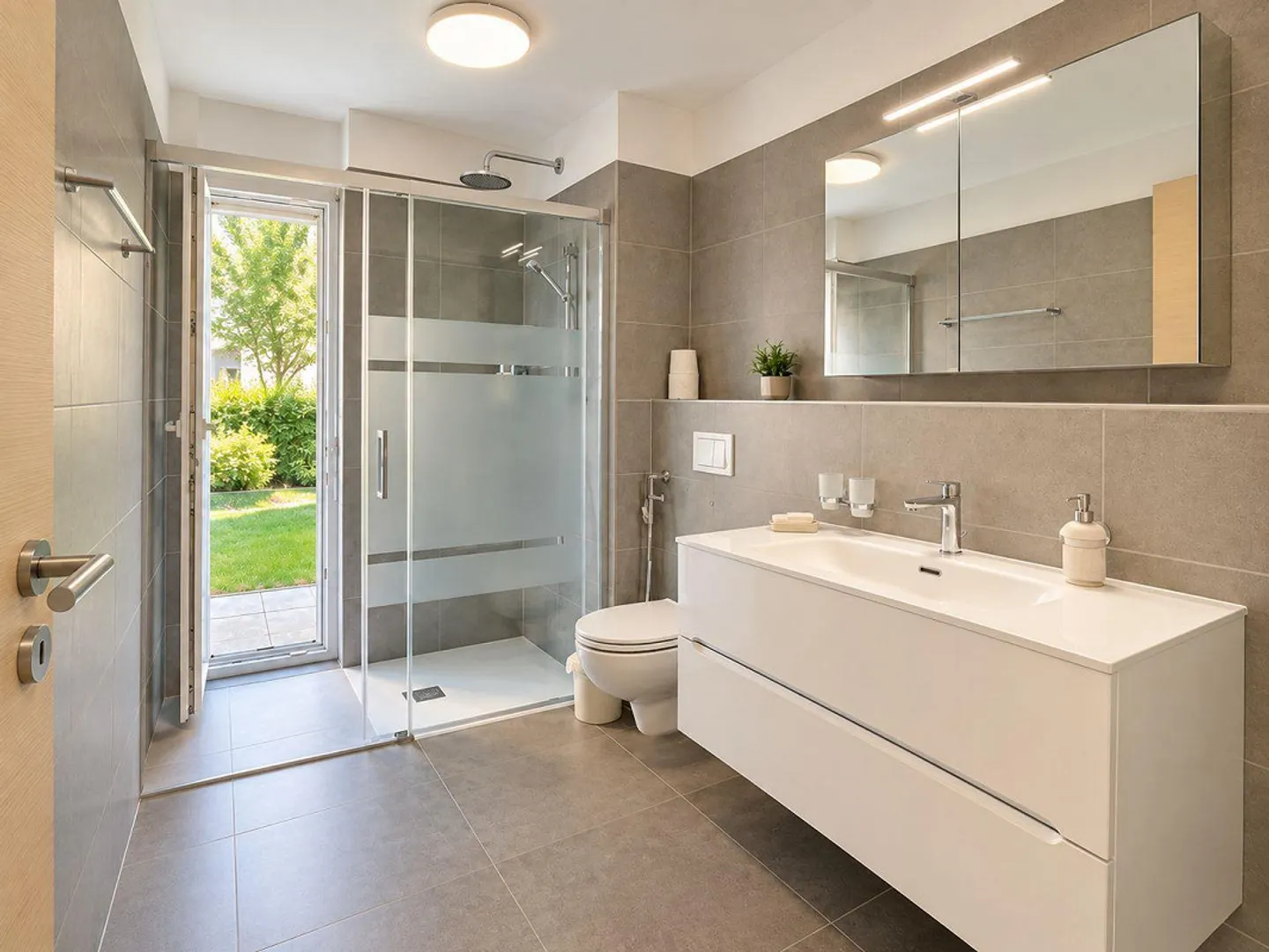 Wunderschöne 4,5 Zimmer in Tenero: eine Wohnung mit dem Komfort eines Hauses! - Foto 8 von 12