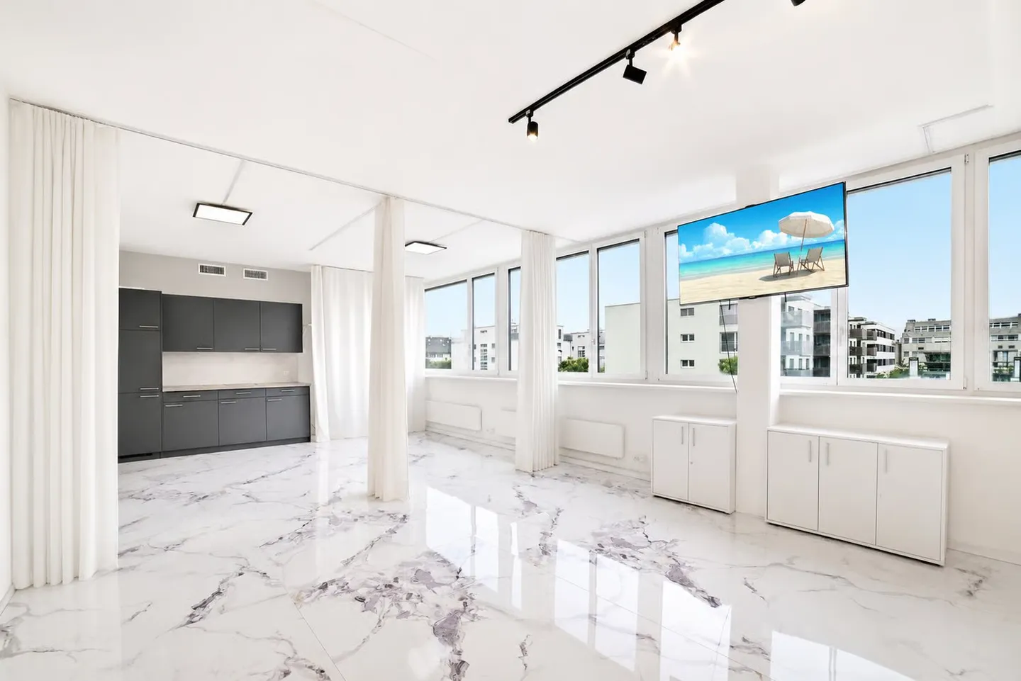 Studio Commercial/Beauté - Photo 2 sur 4