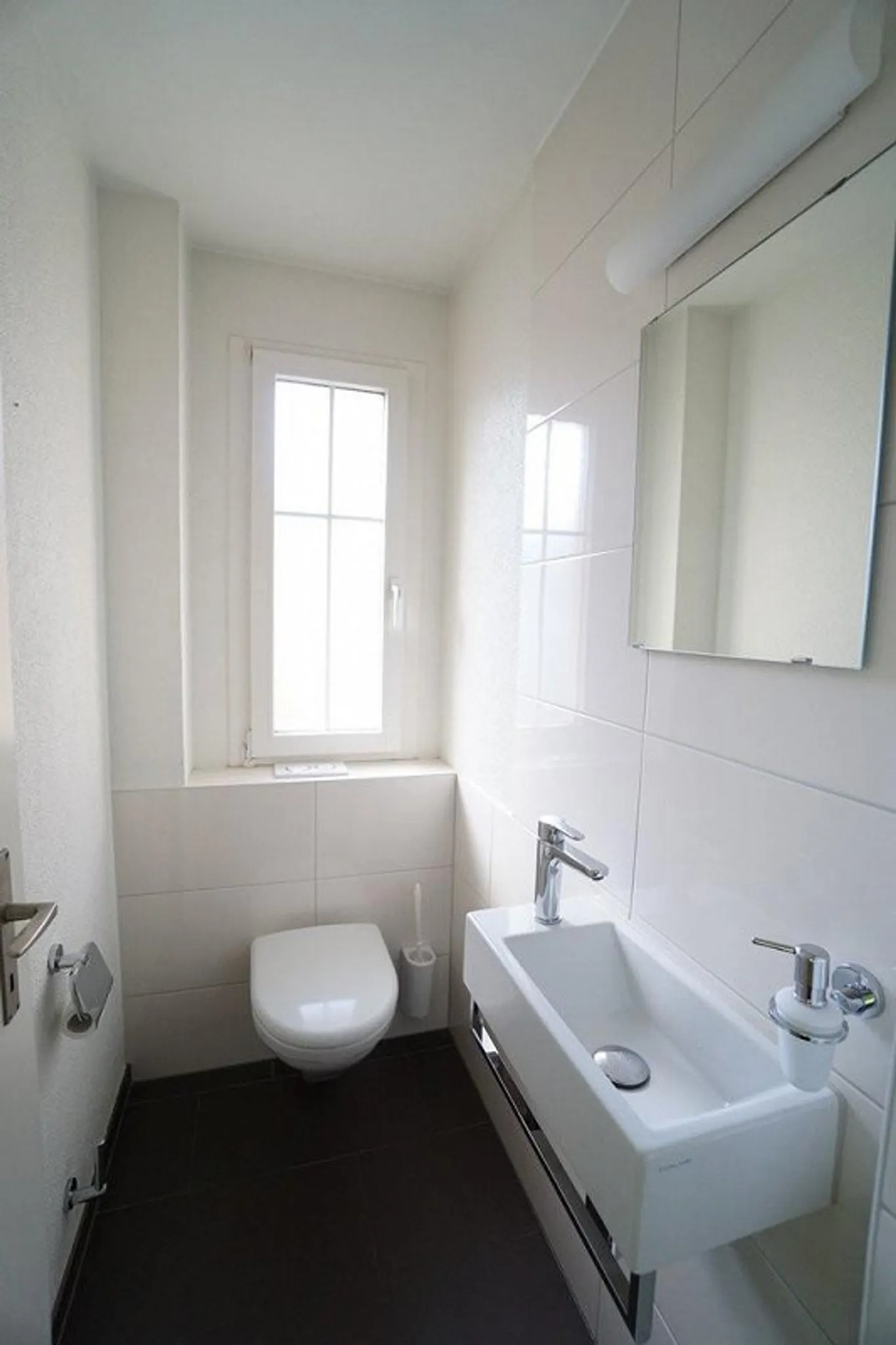 Appartement 4.5 pièces dans un charmant immeuble collectif - Photo 3 sur 7