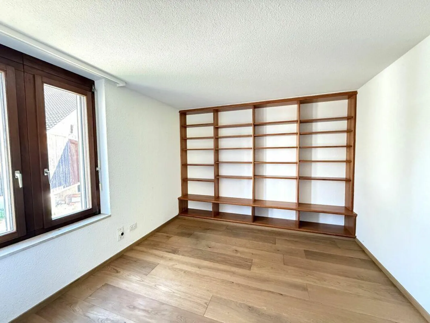 Spacious and Detached 9 1/2-Room Single-Family House - Nature-Friendly Living Close to the City - Photo 7 of 18
