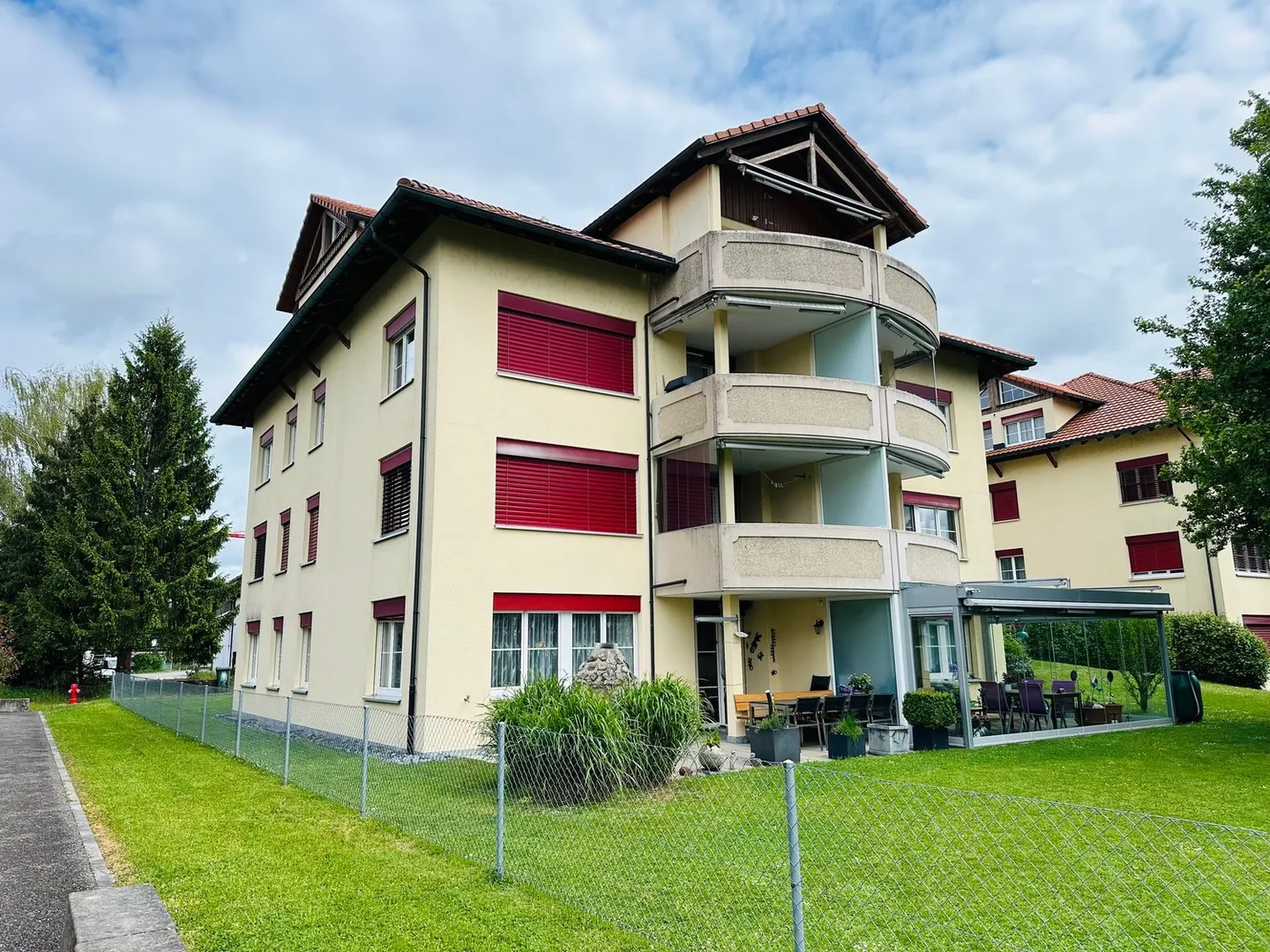 Vivere felici in un appartamento giardino di 4,5 stanze con grande terrazza - Foto 1 di 8
