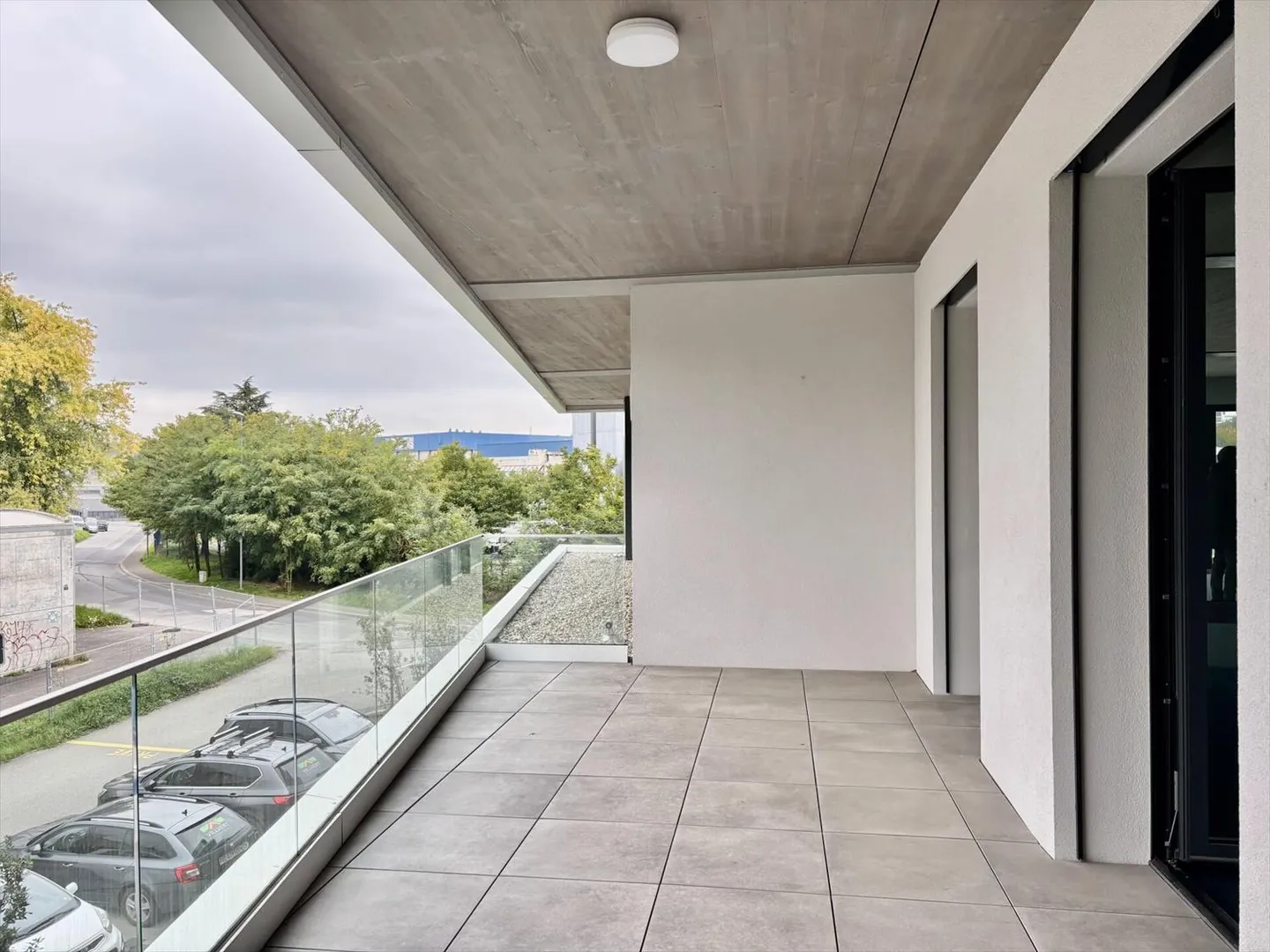 Bureaux neufs et lumineux de haut standing - en face de la gare CFF de Bussigny ! - Photo 4 sur 8