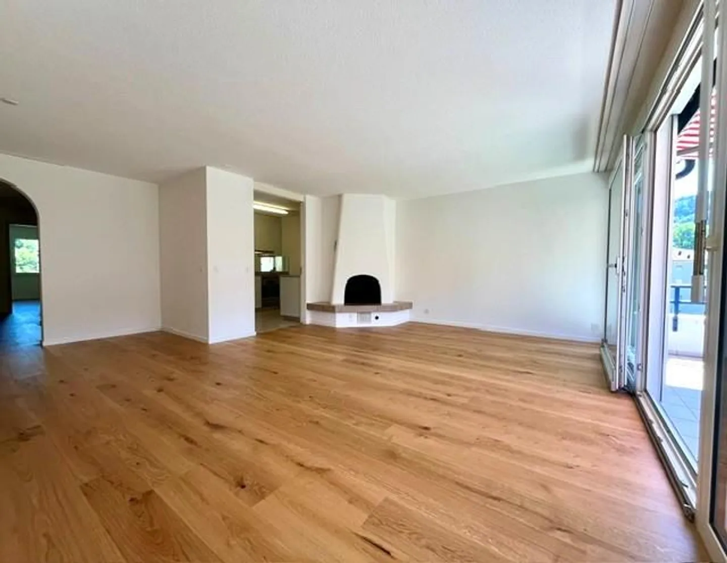 Newly renovated apartment with fireplace on the top floor - Photo 2 of 11