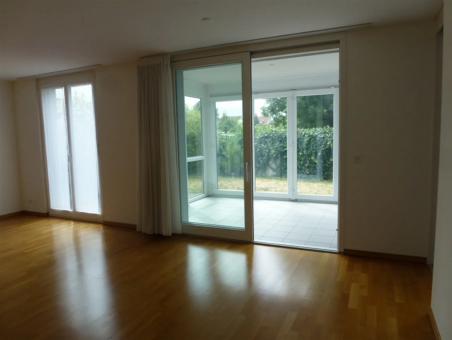 3.5-Room Garden Apartment in a Quiet Location - Photo 3 of 10