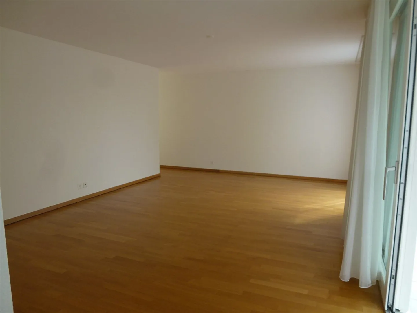 3.5-Room Garden Apartment in a Quiet Location - Photo 4 of 10