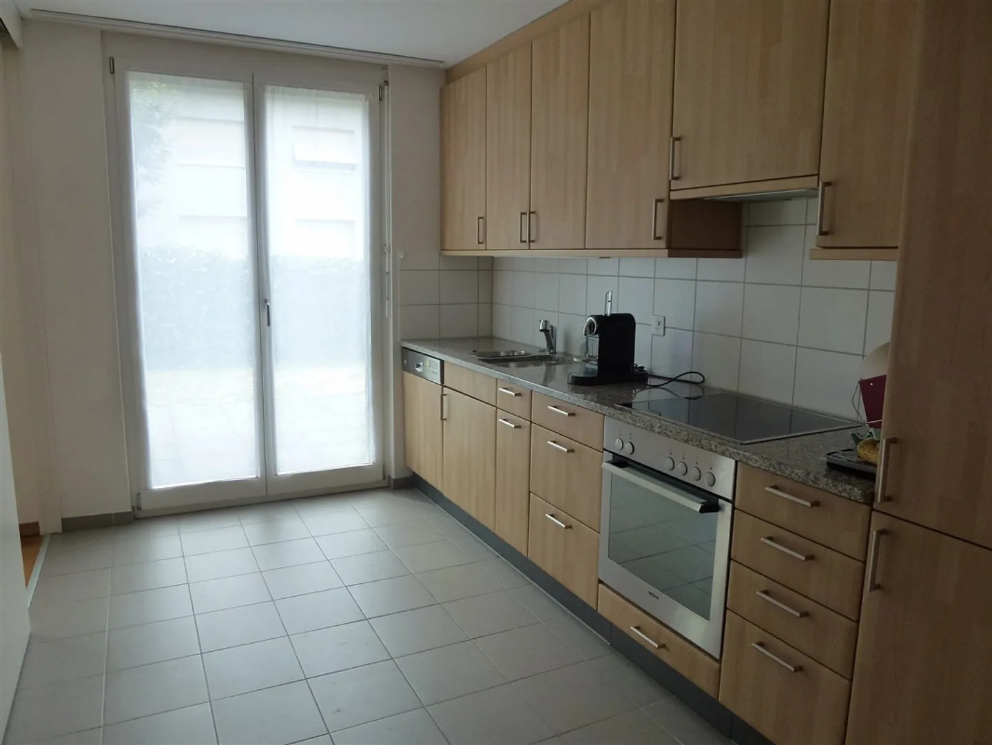 3.5-Room Garden Apartment in a Quiet Location - Photo 6 of 10
