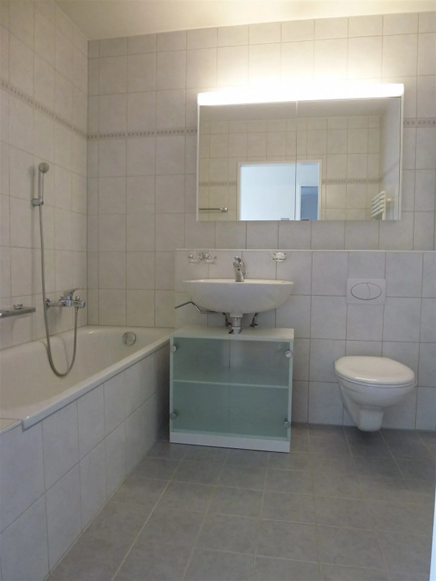 3.5-Room Garden Apartment in a Quiet Location - Photo 7 of 10