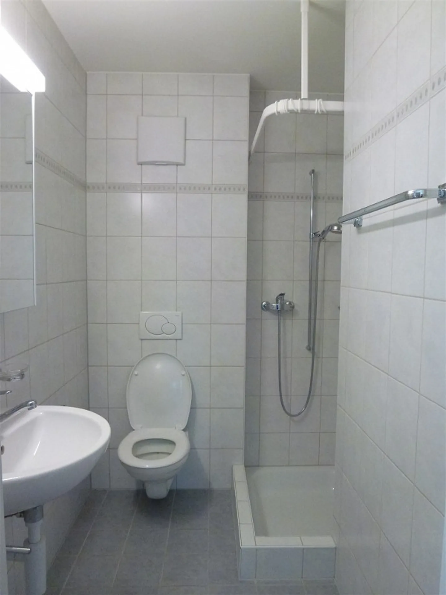 3.5-Room Garden Apartment in a Quiet Location - Photo 8 of 10
