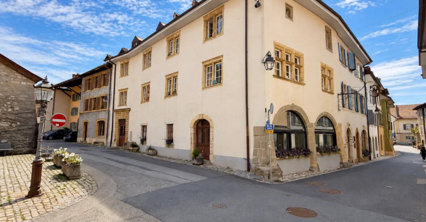 Wunderschönes historisches Gebäude mit gemischter Nutzung Restaurant und Wohnungen - Foto 1 von 1