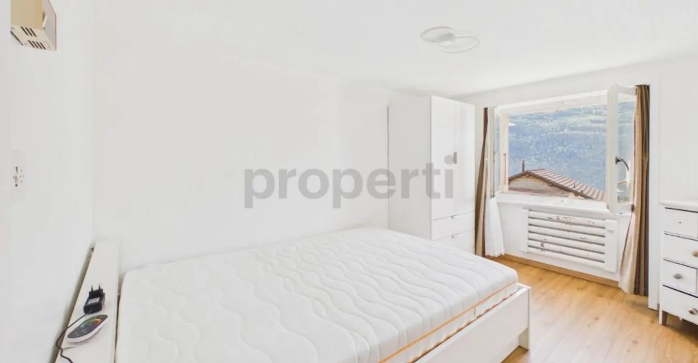 Charming Renovated Home in Wallis - Photo 6 of 11