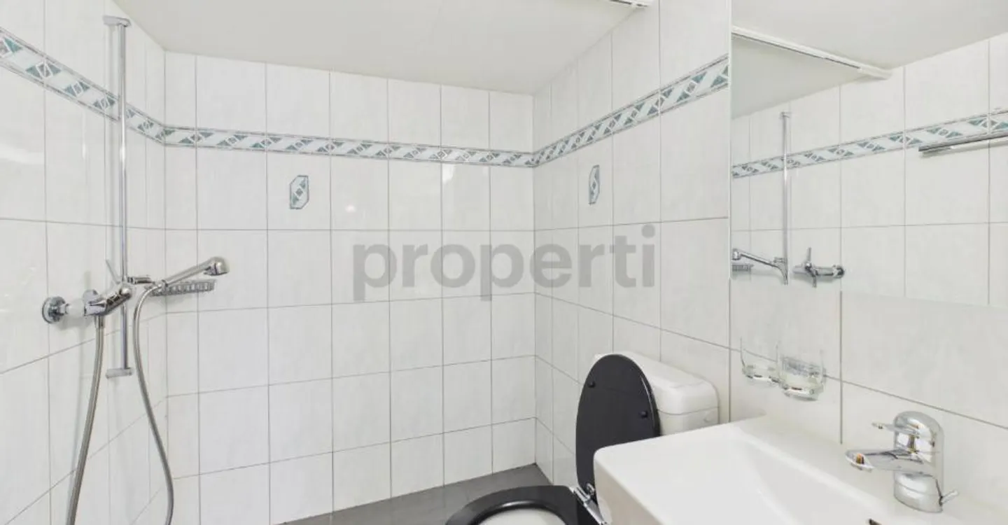 Charming Renovated Home in Wallis - Photo 7 of 11