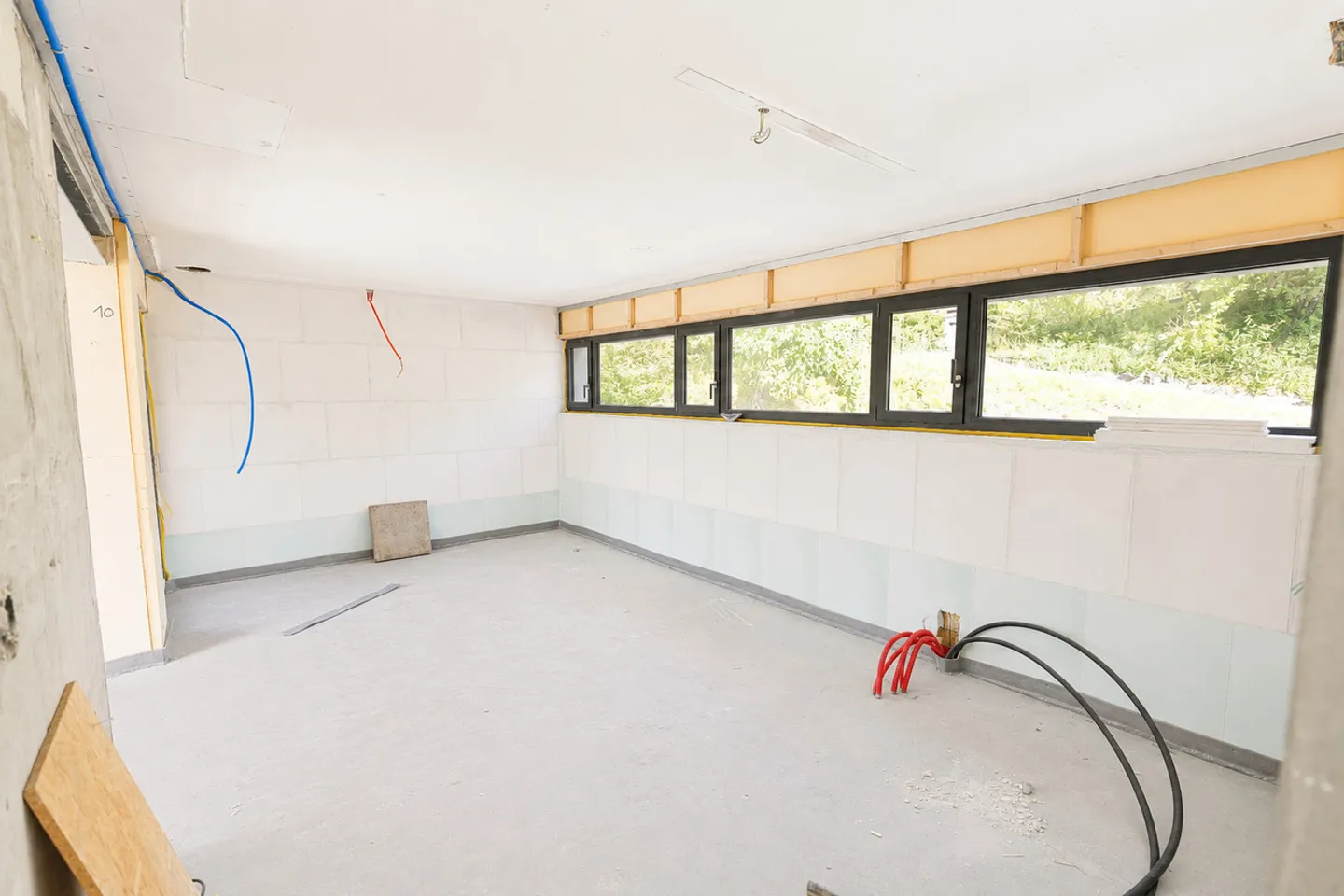 VILLA 4,5 ZIMMER MIT 2,5 ZIMMER WOHNUNG IN RENOVIERUNG | VENTHÔNE - Foto 8 von 13