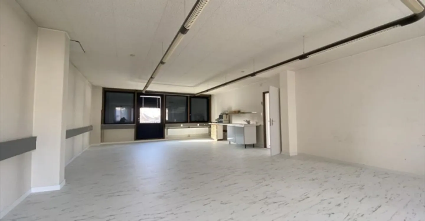 Mischgenutztes Gebäude mieten - Foto 6 von 7