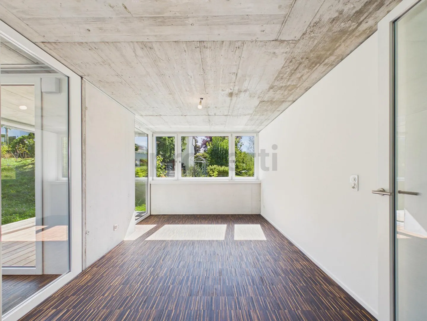 New construction from 2023 with underfloor heating: Barrier-free with elevator, EV charging station... - Photo 5 of 9