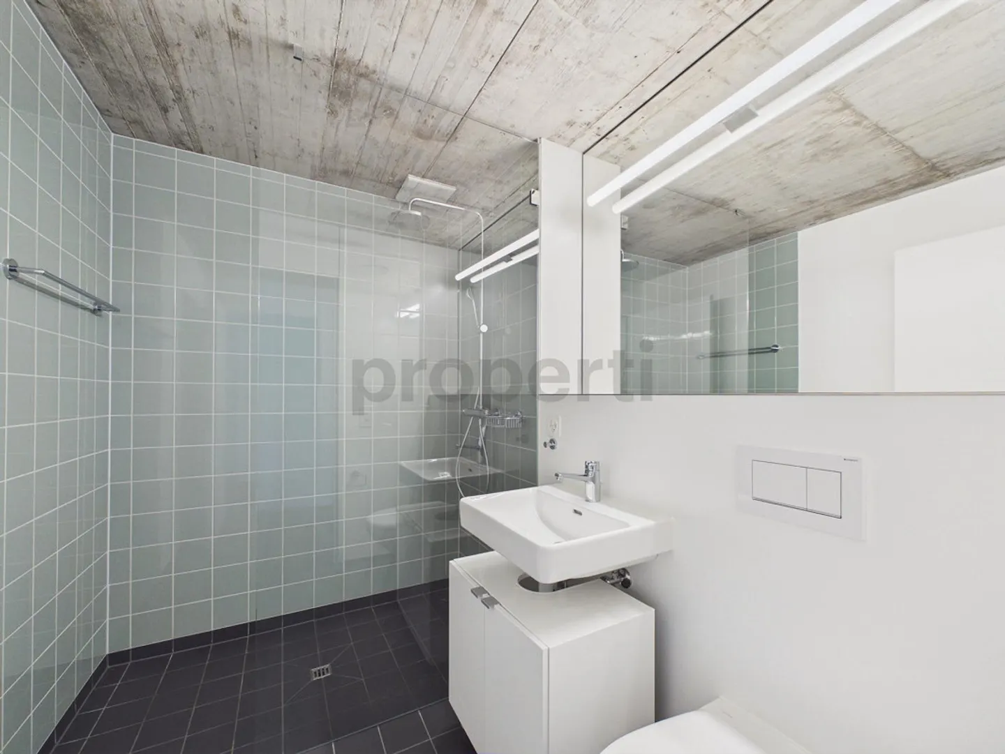 New construction from 2023 with underfloor heating: Barrier-free with elevator, EV charging station... - Photo 7 of 9