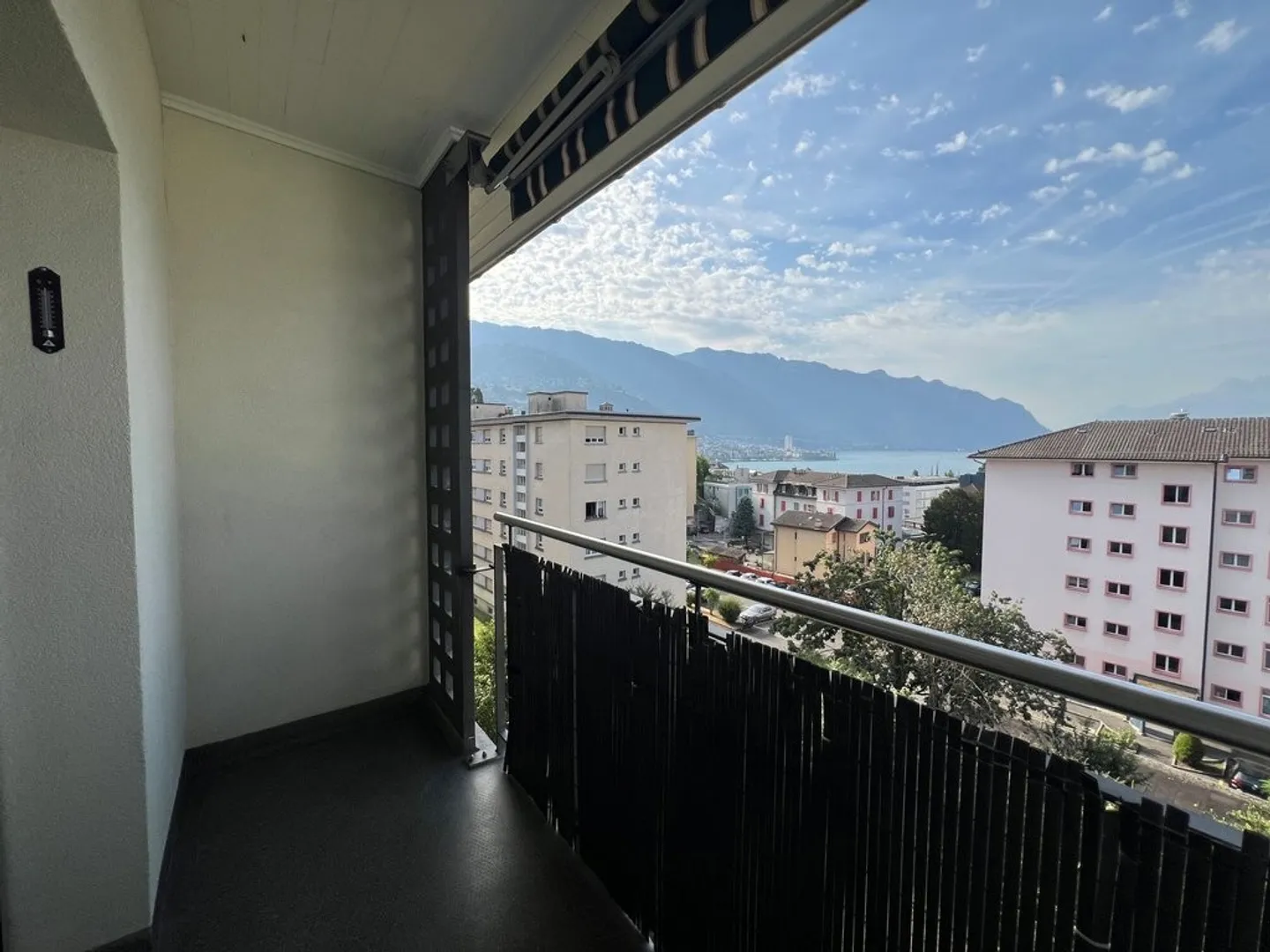 Vicino alla stazione ferroviaria CFF - Foto 2 di 10