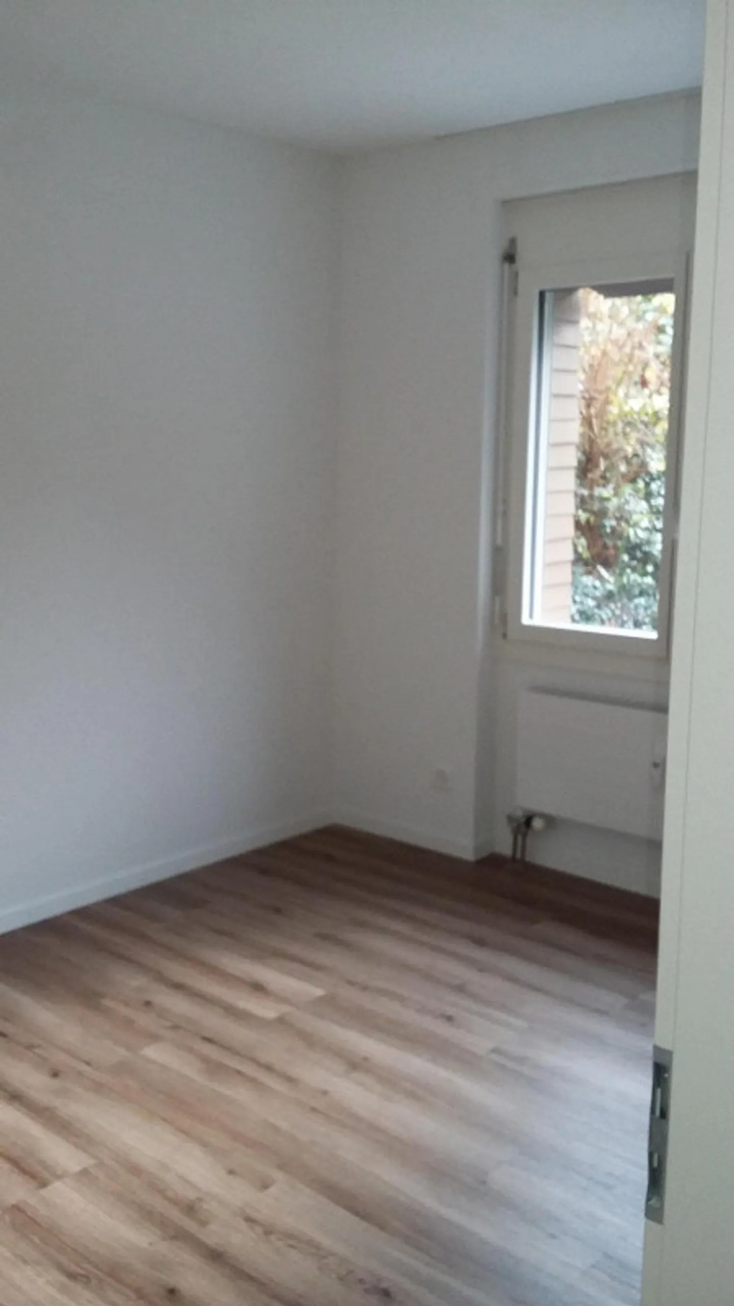 4 Room Apartment (Raised Ground Floor) - Photo 7 of 9