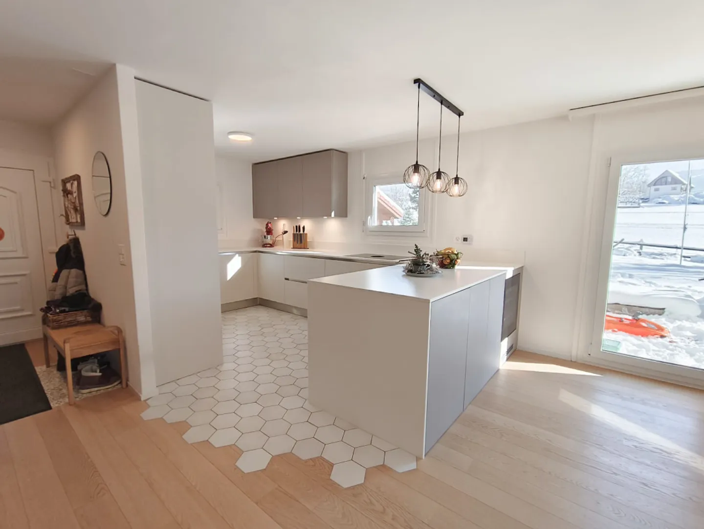 Charming semi-detached villa with 6 rooms, ideal for a family. - Photo 1 of 4