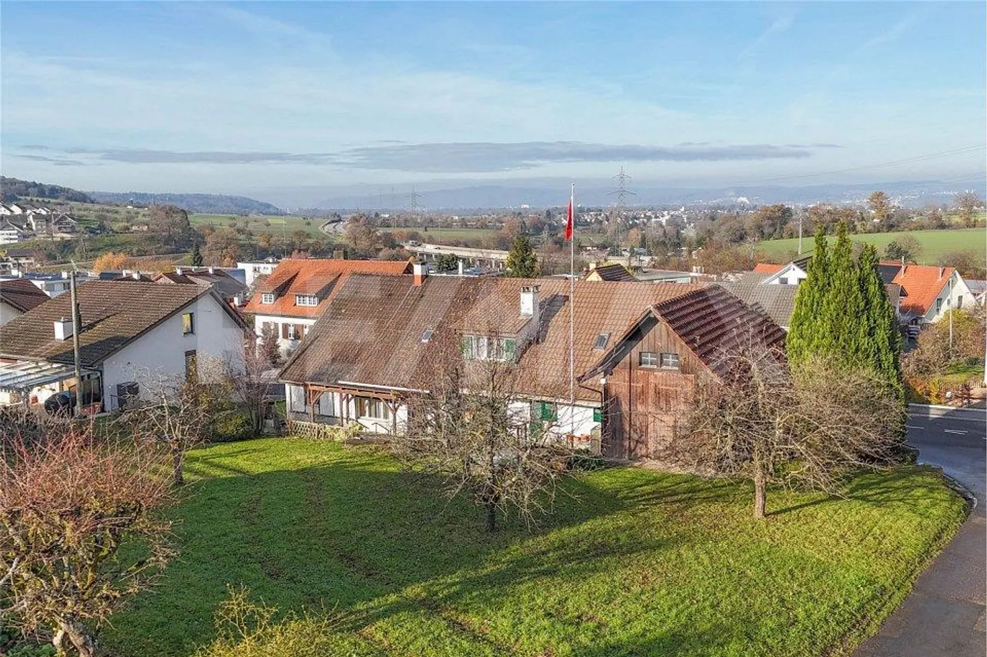 Immeuble résidentiel - Photo 2 sur 8