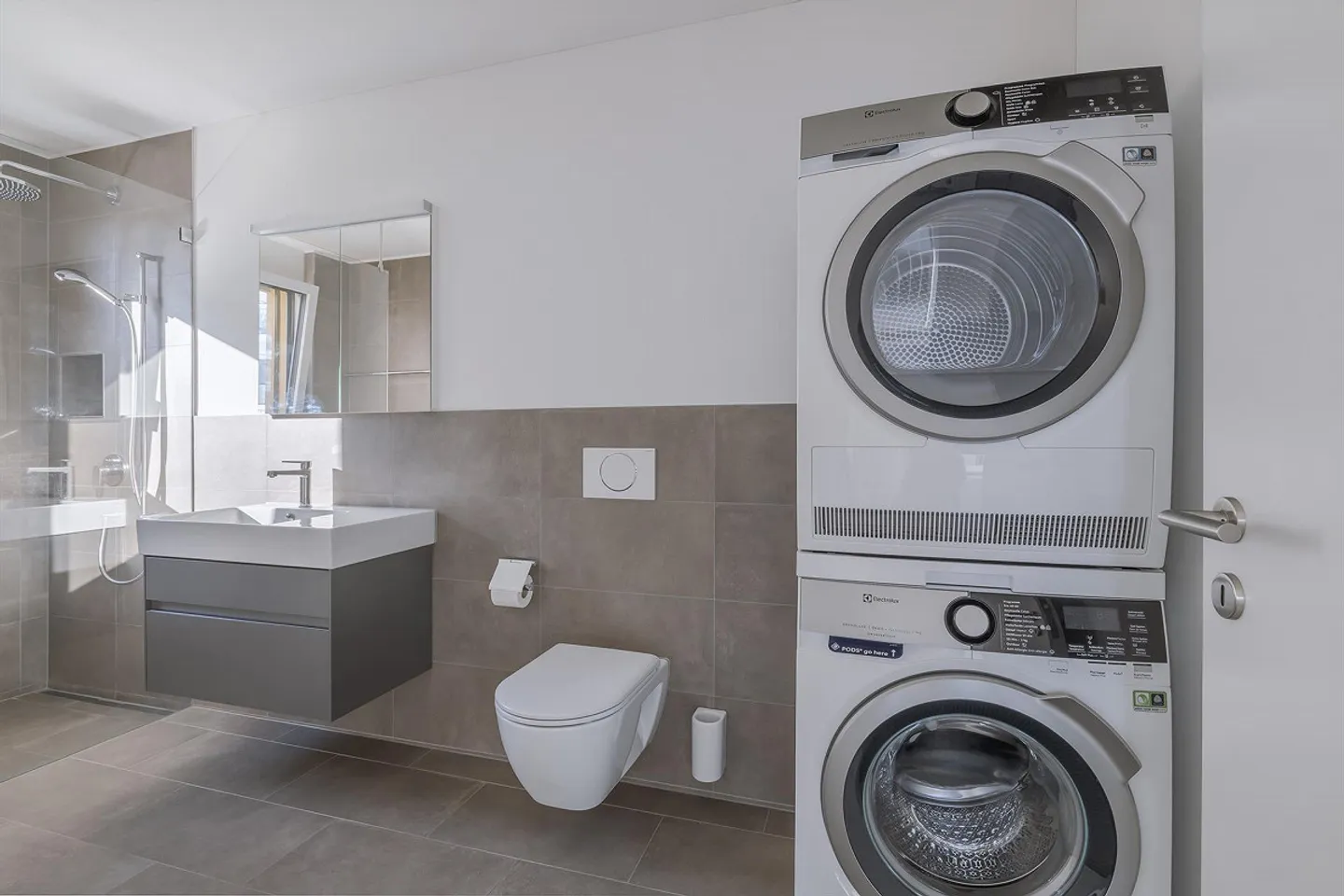 Belle appartement de 2½ pièces au bord du lac de Bienne - Täuffelen - Photo 7 sur 12