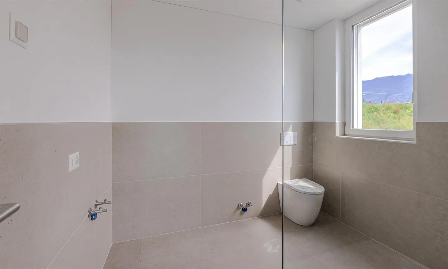 NUOVO E SPAZIOSO APPARTAMENTO 3.5 STANZE CON TERRAZZA A CASTEL SAN PIETRO - Foto 9 di 10