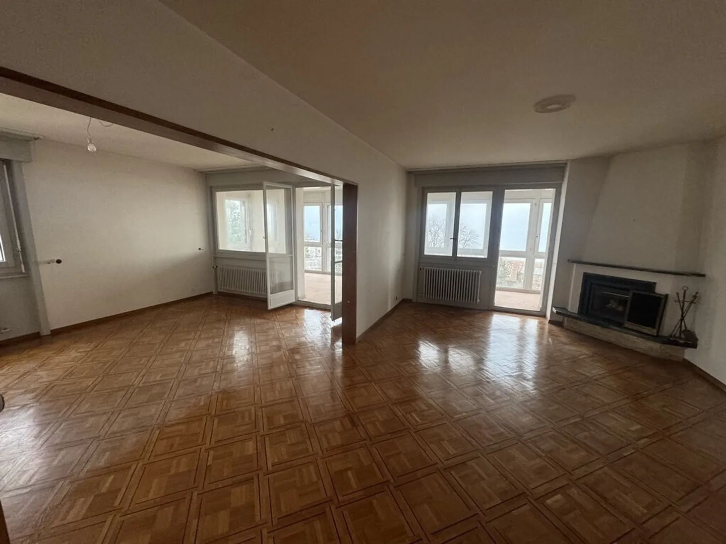 Spacious 5.5 rooms near Lake Geneva - Photo 2 of 8