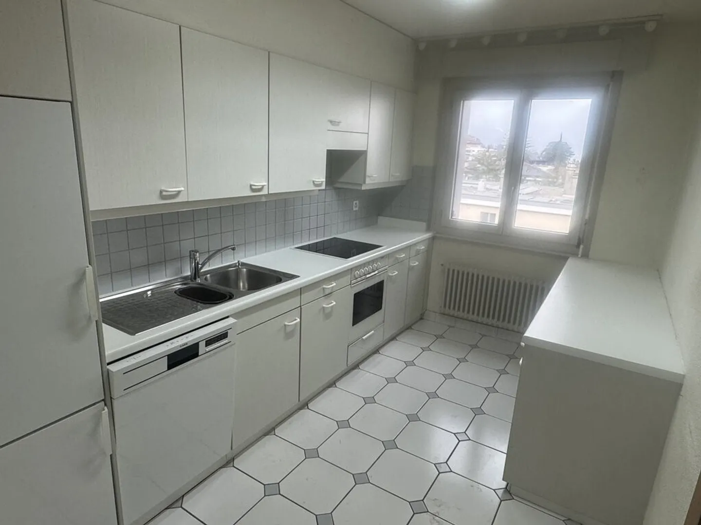 Spacious 5.5 rooms near Lake Geneva - Photo 3 of 8