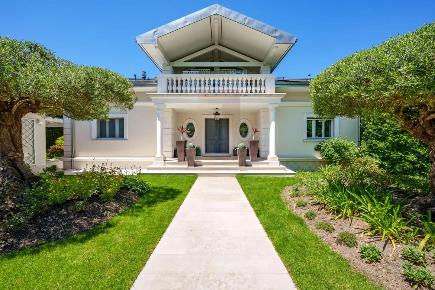 Villa eccezionale con vista libera sul lago - Foto 3 di 13