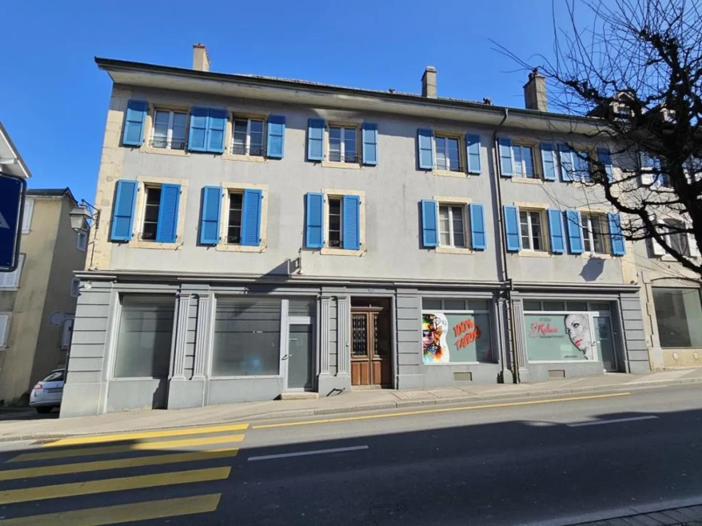 Mixed-use building - Photo 9 of 10