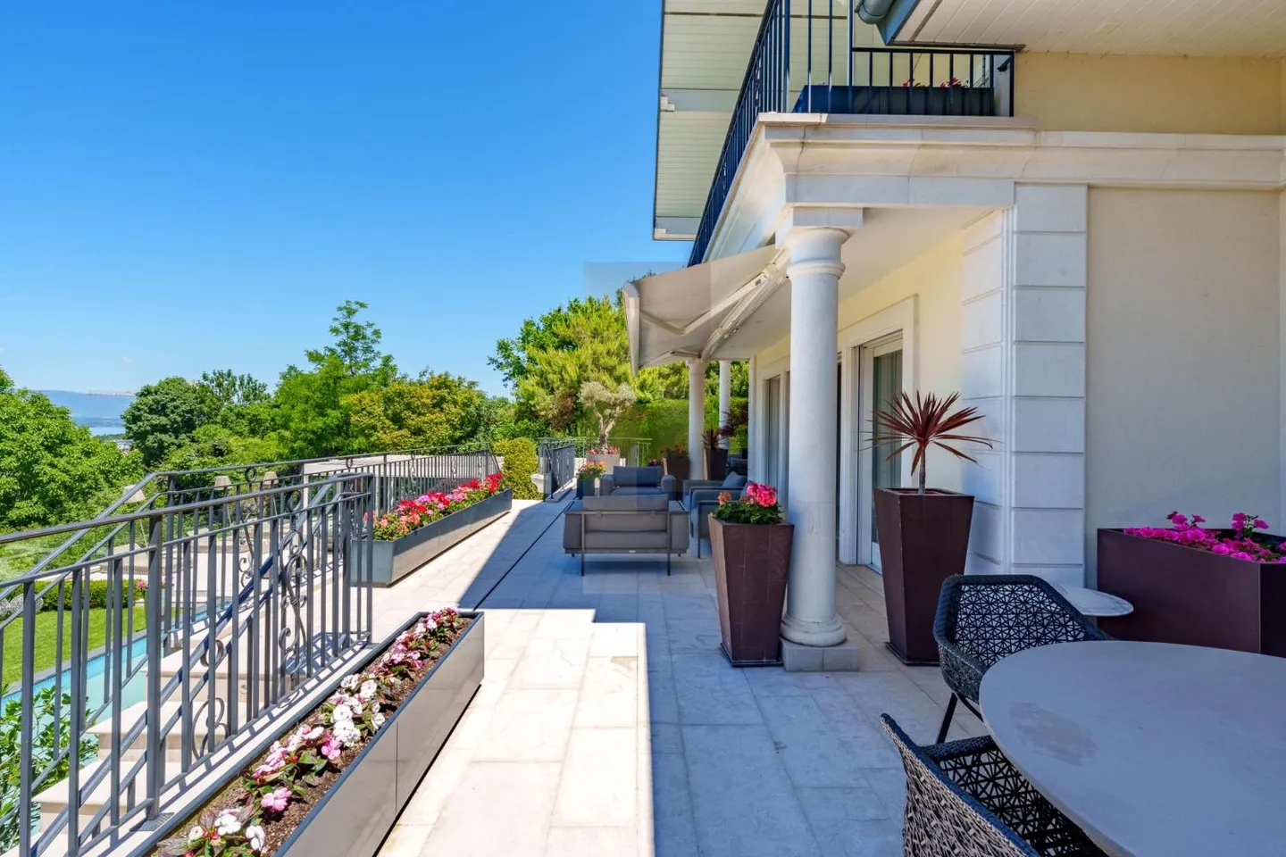 Villa eccezionale con vista libera sul lago - Foto 10 di 13