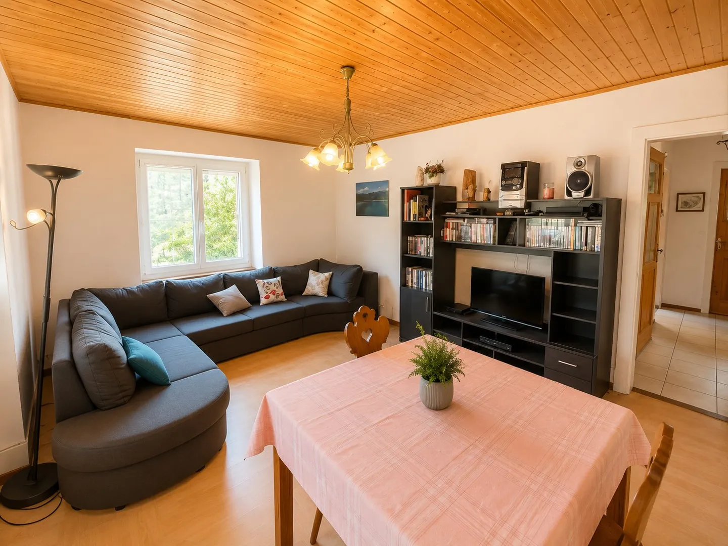 Spacious Family Home in Courgenay - Photo 11 of 34