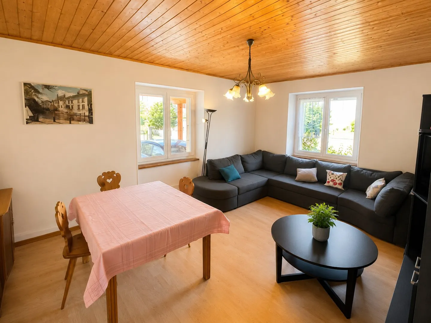 Spacious Family Home in Courgenay - Photo 18 of 34