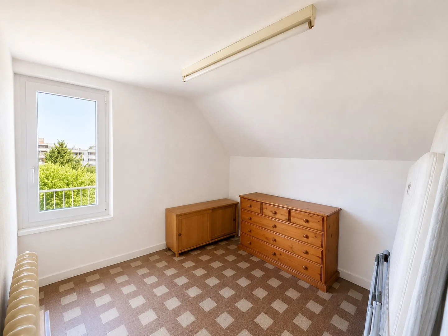 Spacious Family Home in Courgenay - Photo 27 of 34