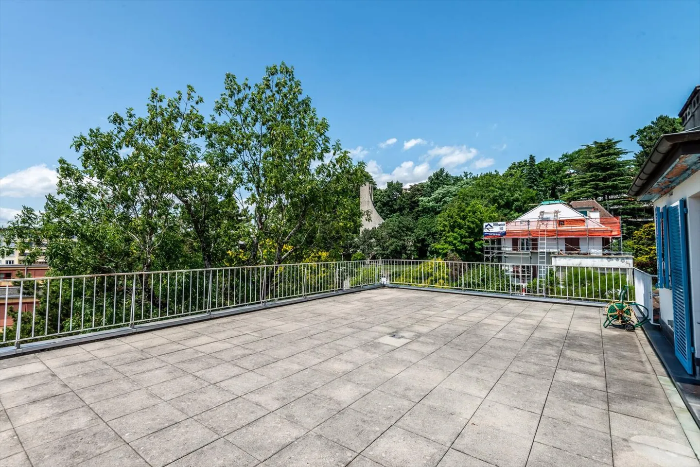 Unique Penthouse Apartment with Panoramic Views of the Lake and Mountains - Photo 8 of 13