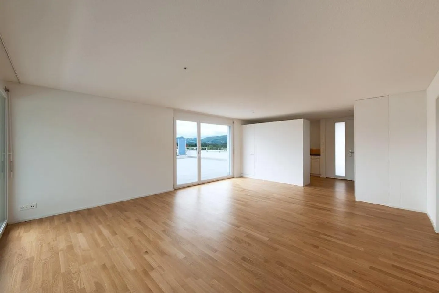 Appartamento attico con grande terrazza - Foto 3 di 10